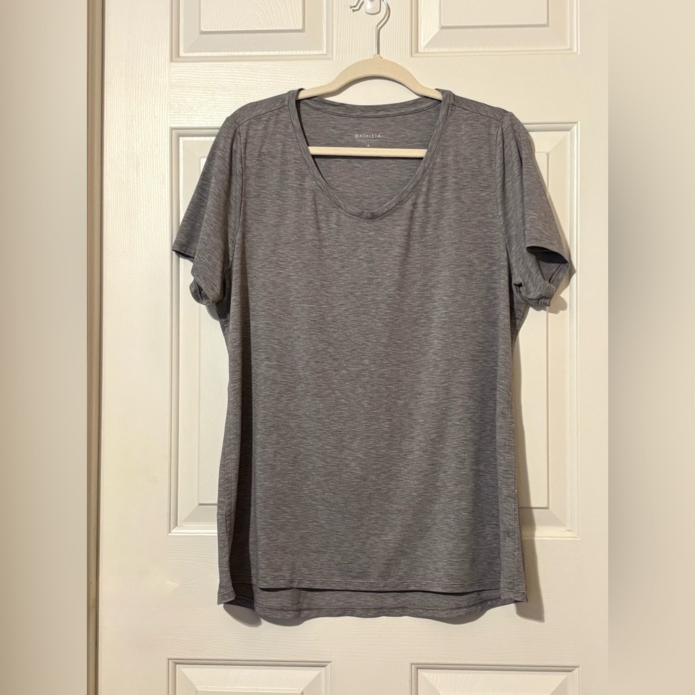 Athleta Women's Nylon Gray Scoop Neck Workout Top Size 1X Hi-Low Hem